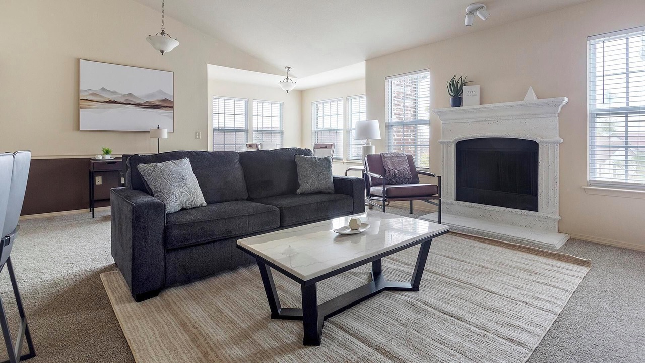 Photo of Livingroom in Broken Arrow