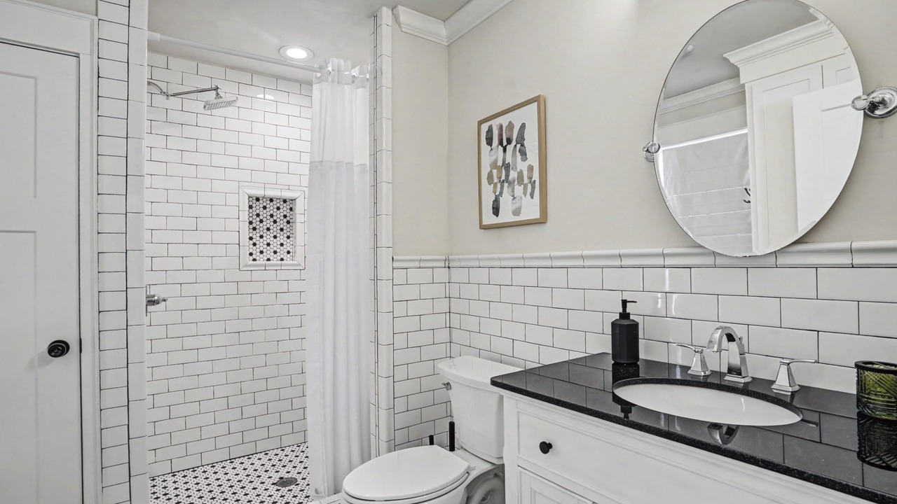 Photo of Bathroom in Cherry Street