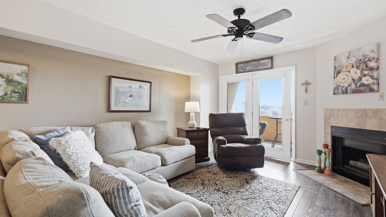 Photo of Livingroom in Maryville