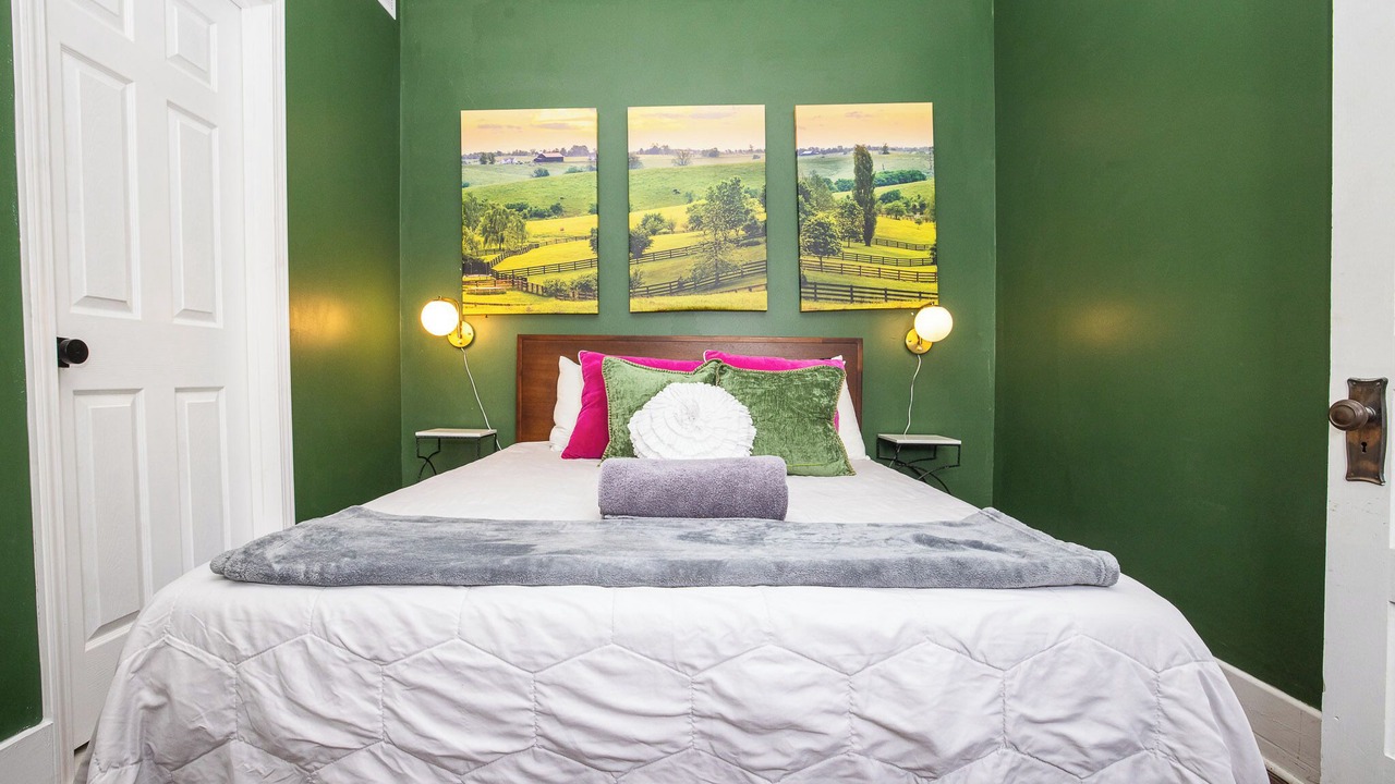 Photo of Bedroom in Shelby Park