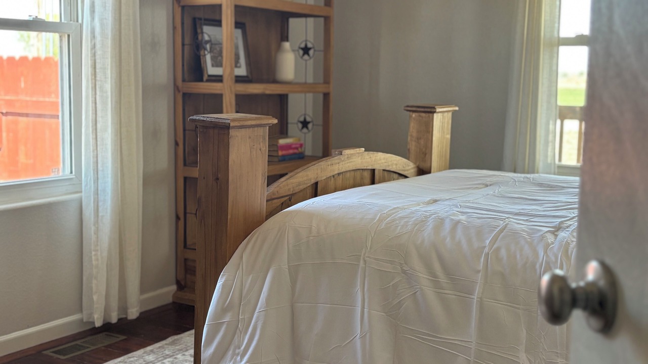 Photo of Bedroom in Lamar