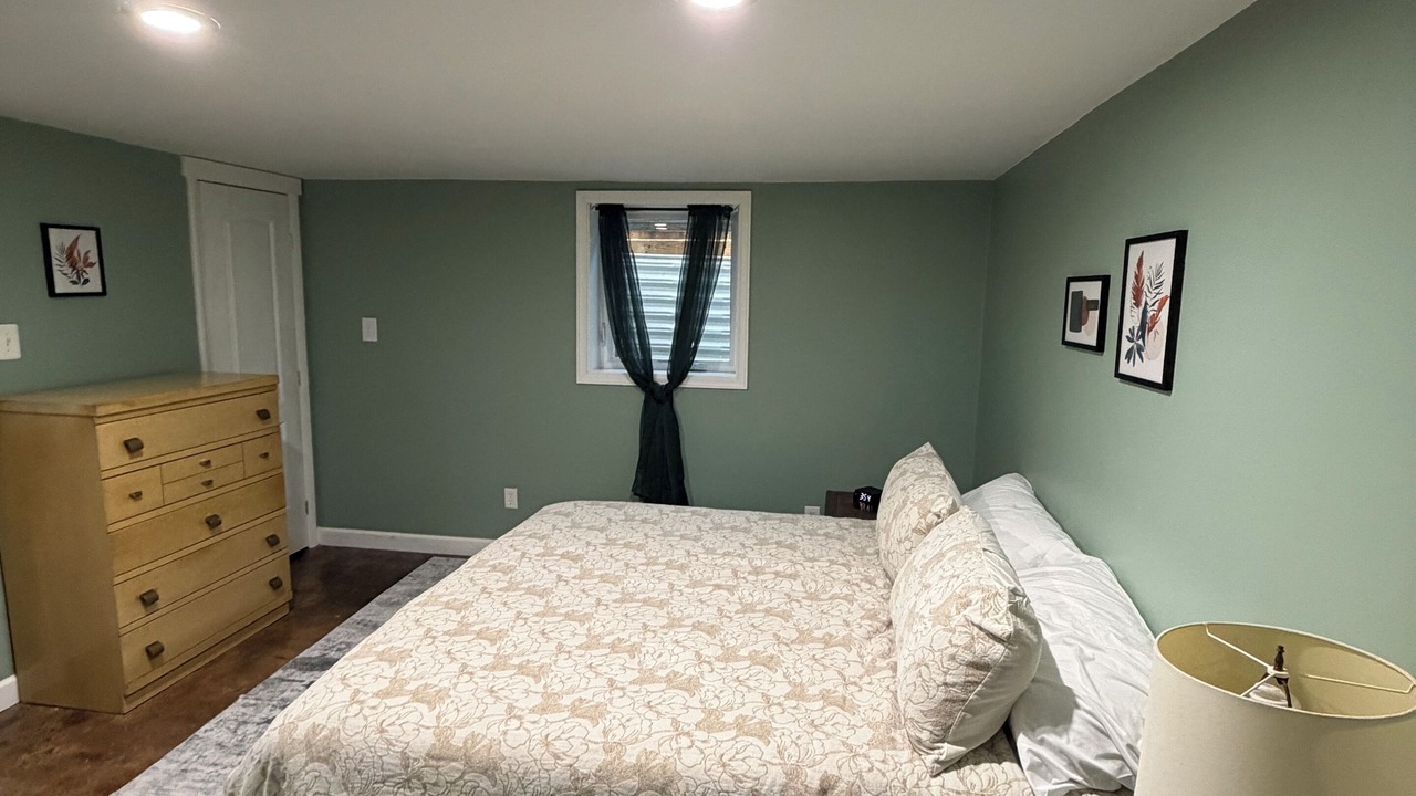 Photo of Bedroom in Lawrence
