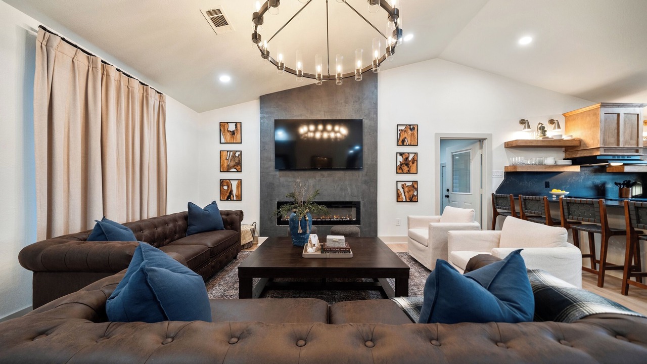 Photo of Livingroom in Mid America