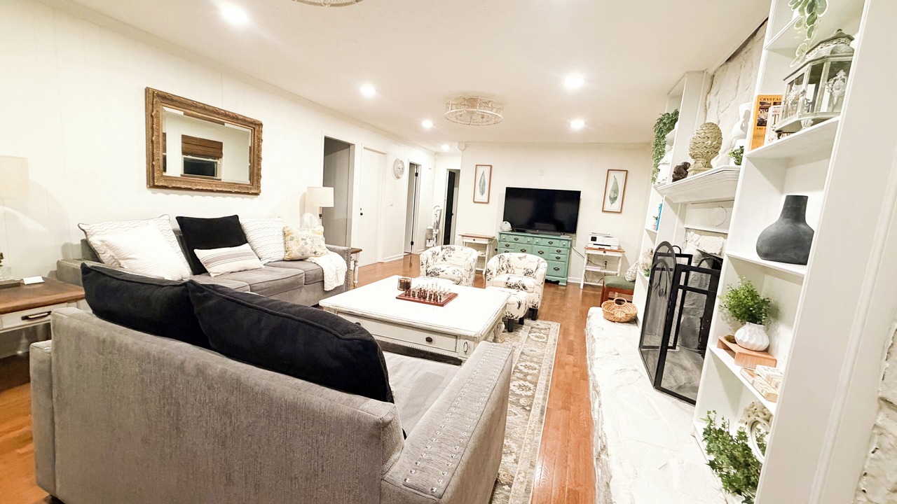 Photo of Livingroom in New Tazewell