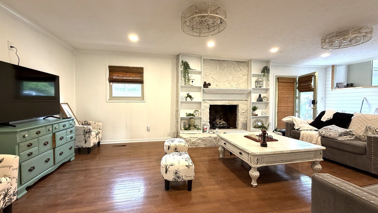 Photo of Livingroom in New Tazewell