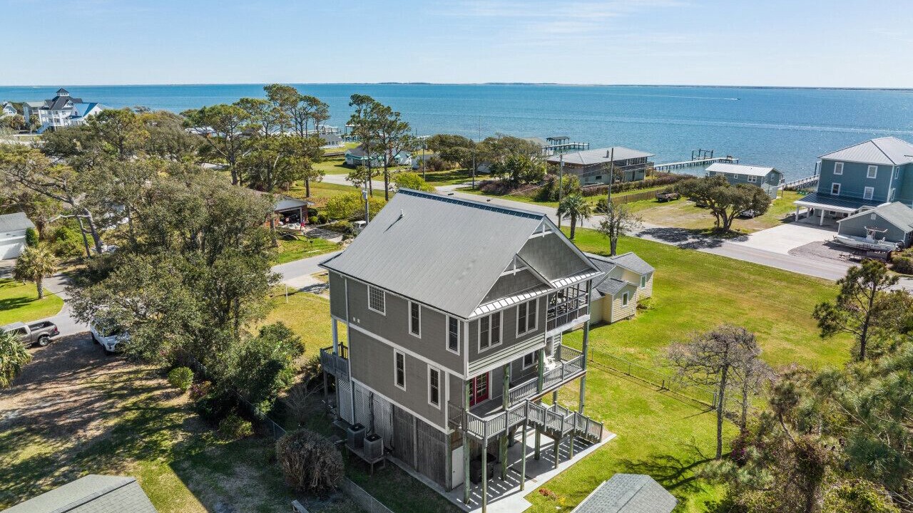 Photo of Bedroom in Harkers Island