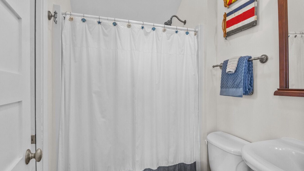Photo of Bathroom in Harkers Island