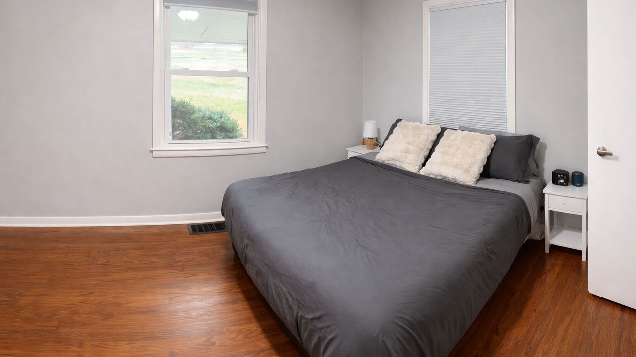 Photo of Bedroom in Lansing