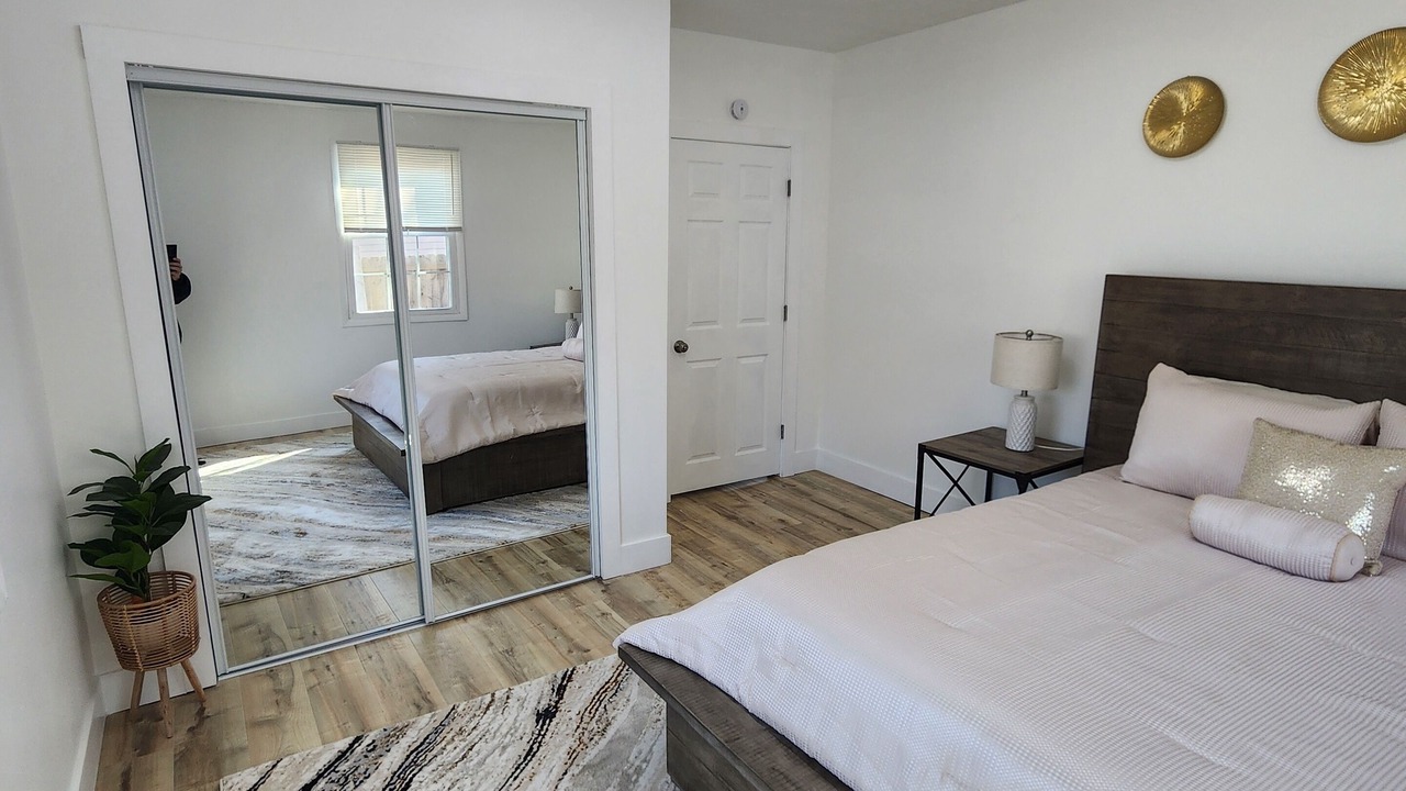 Photo of Bedroom in Metropolis