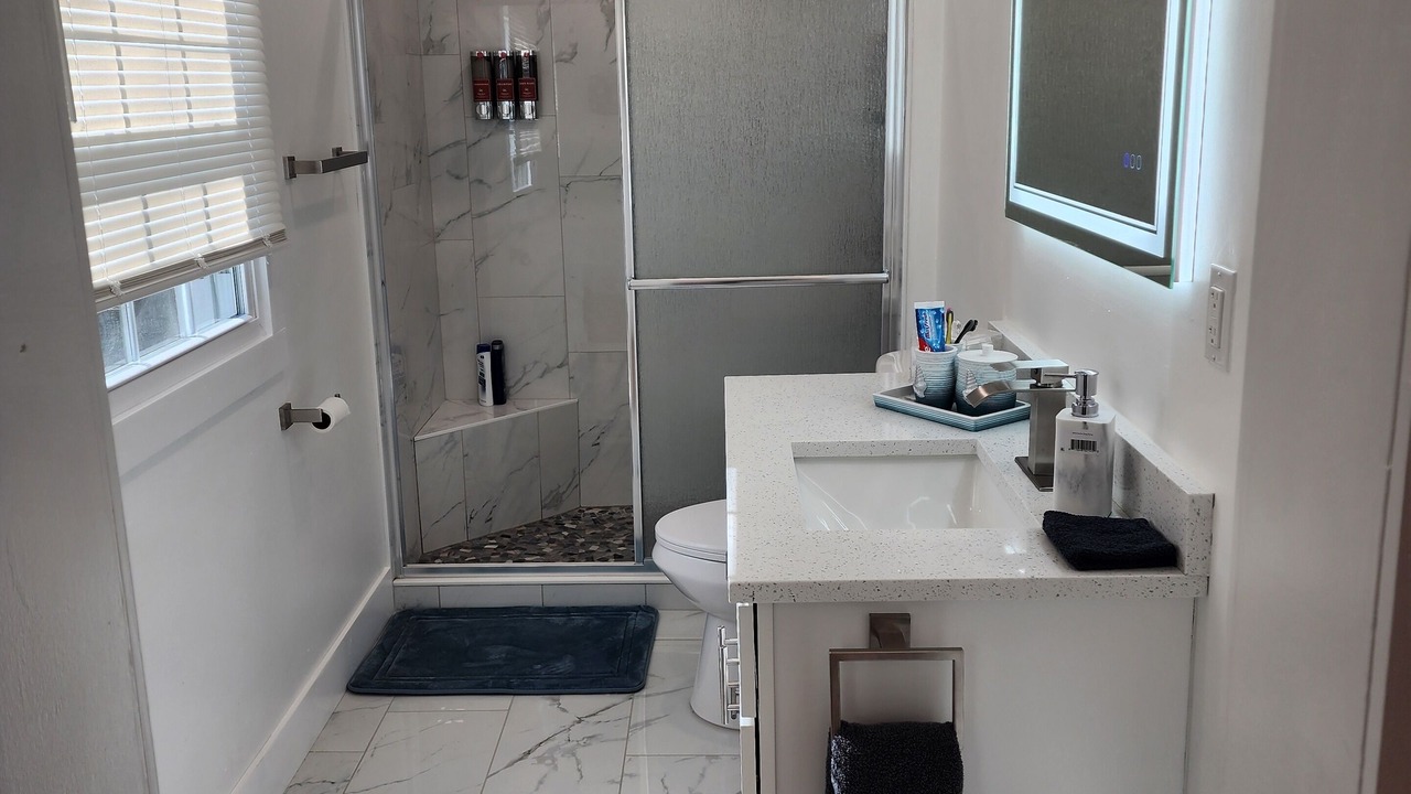 Photo of Bathroom in Metropolis