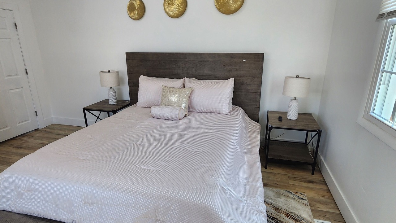 Photo of Bedroom in Metropolis