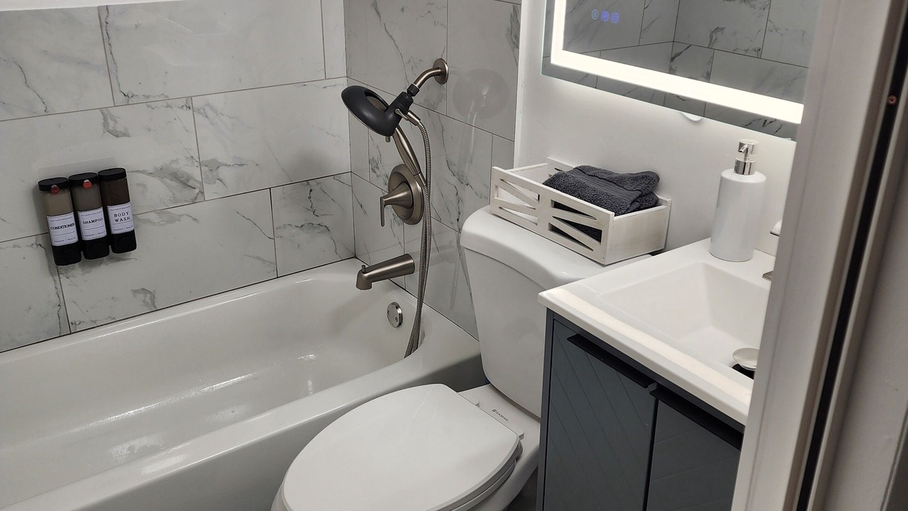Photo of Bathroom in Metropolis