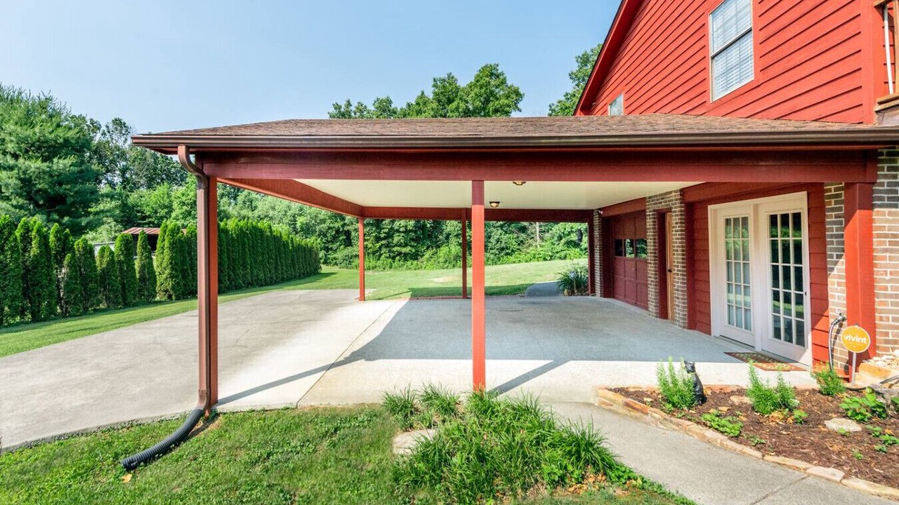 Photo of Outdoor in Eagleton Village