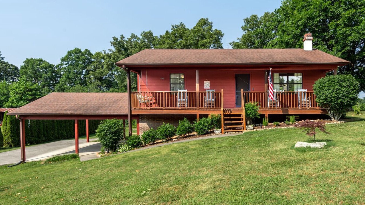 Photo of Outdoor in Eagleton Village