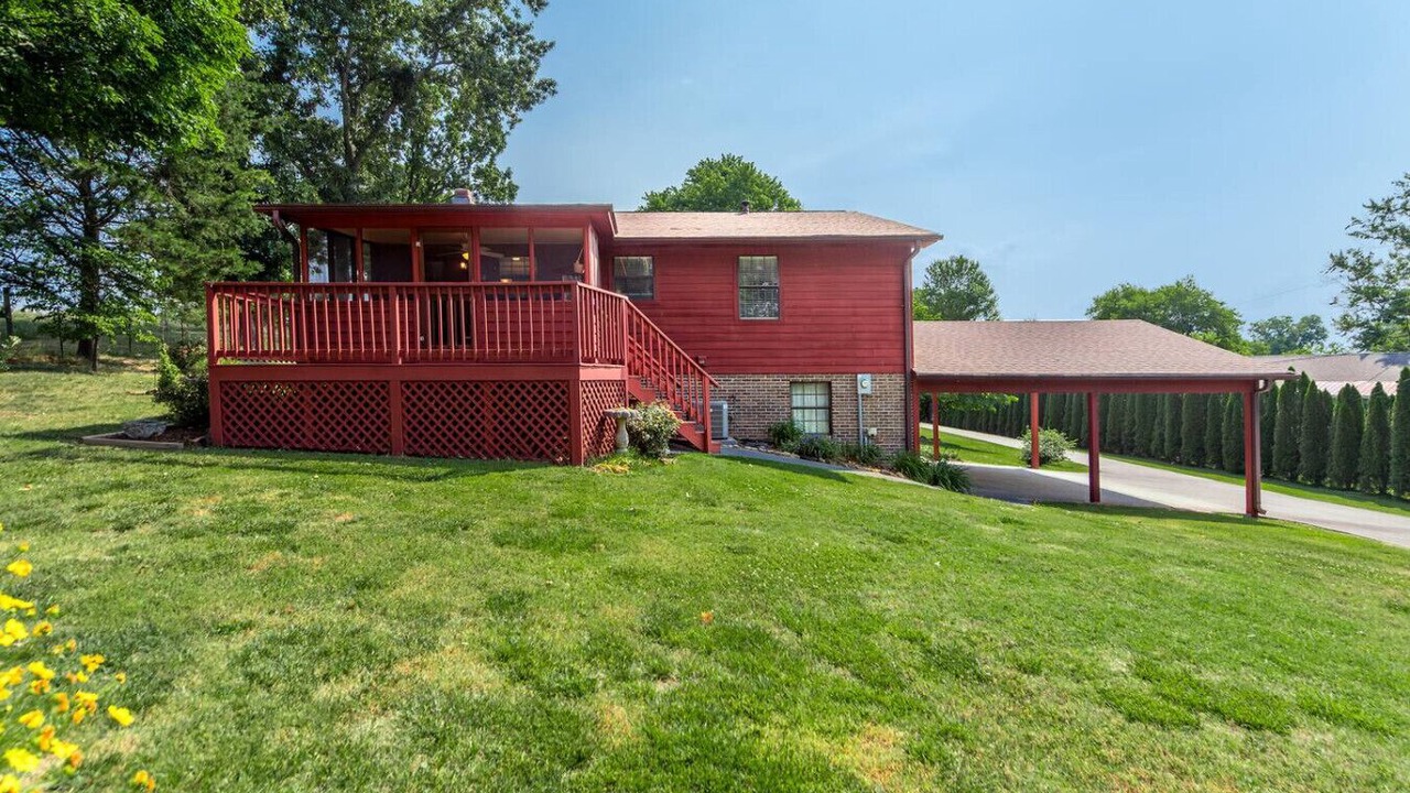 Photo of Outdoor in Eagleton Village