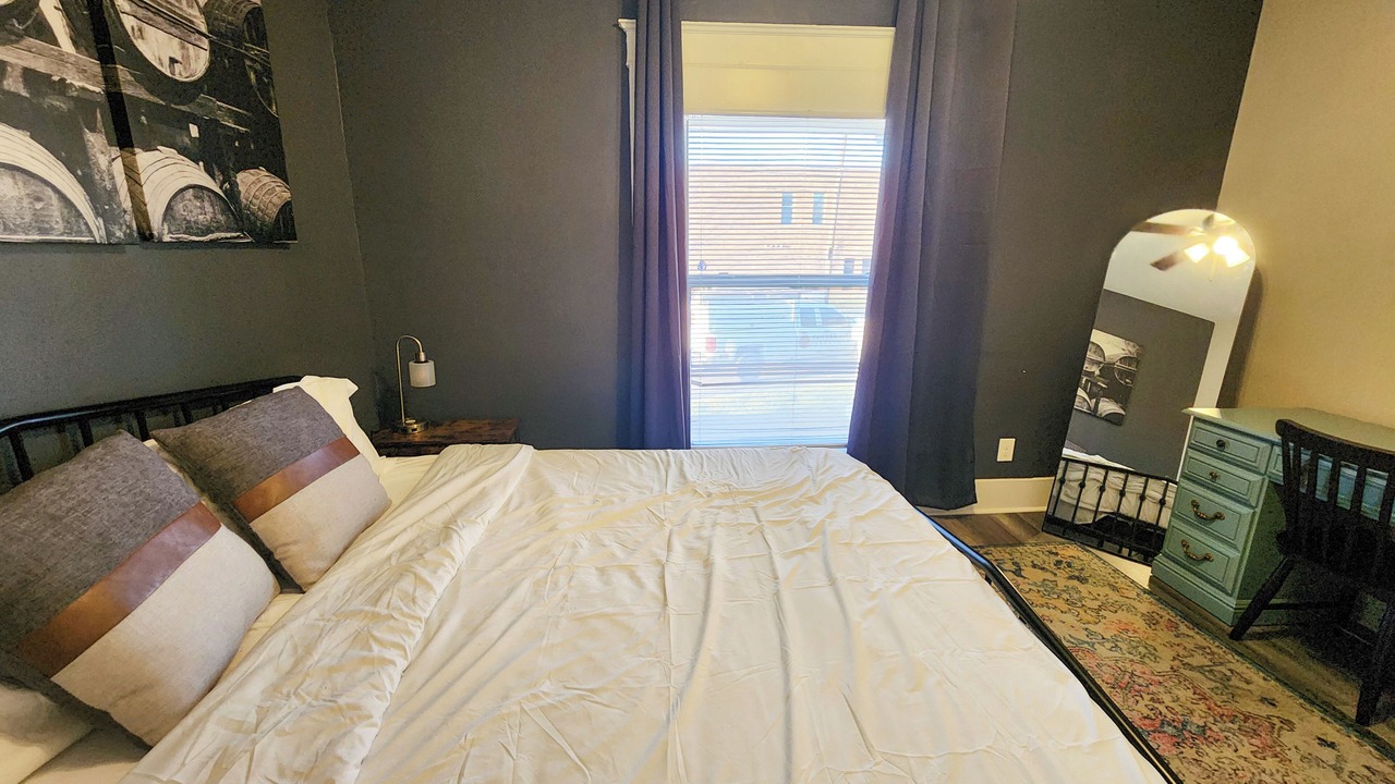 Photo of Bedroom in Shelby Park