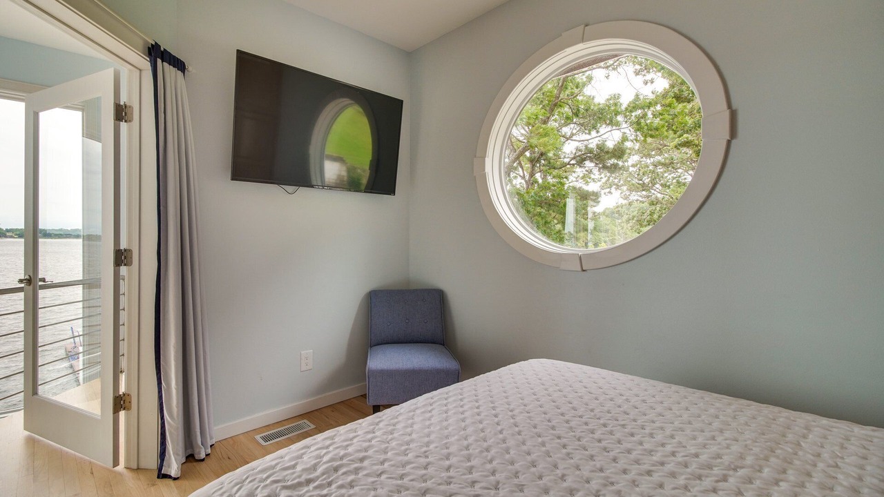 Photo of Bedroom in Dennis