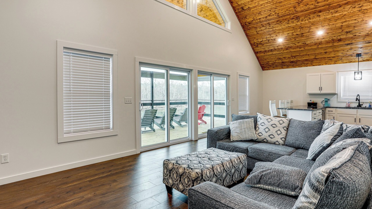 Photo of Livingroom in Van Buren