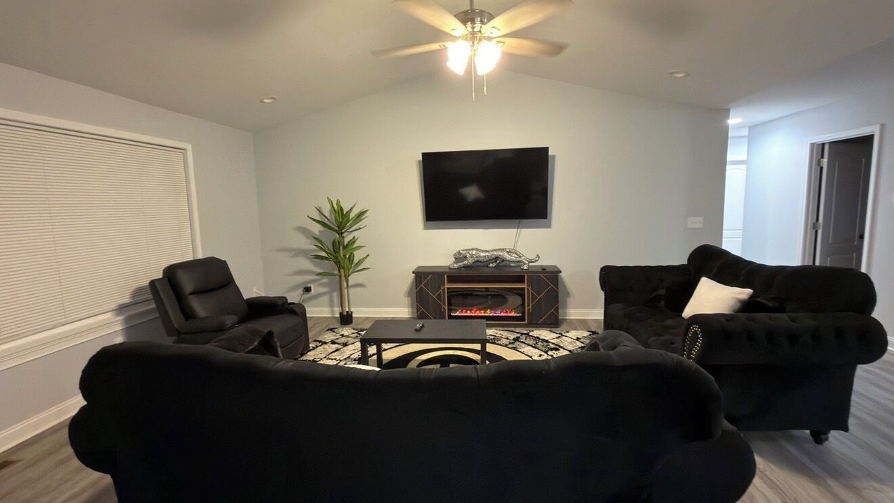 Photo of Livingroom in Jeffersontown