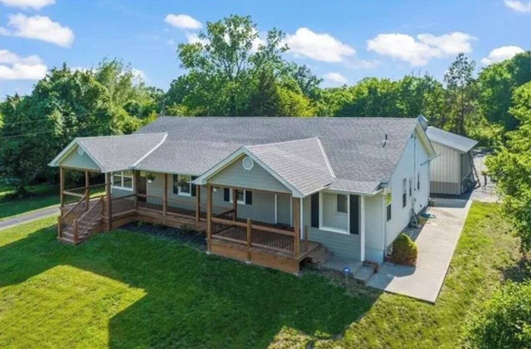 Photo of Outdoor in Oak Grove