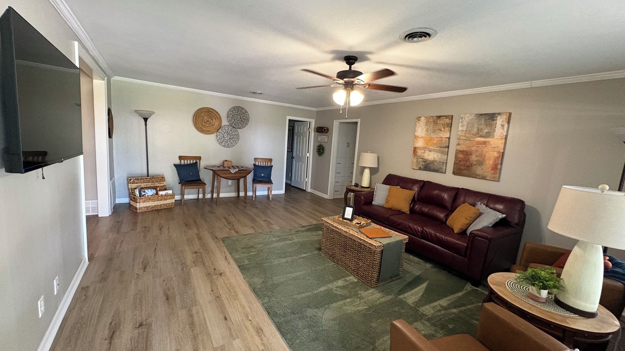 Photo of Livingroom in Enid