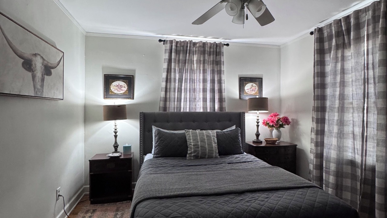 Photo of Bedroom in Central Gardens