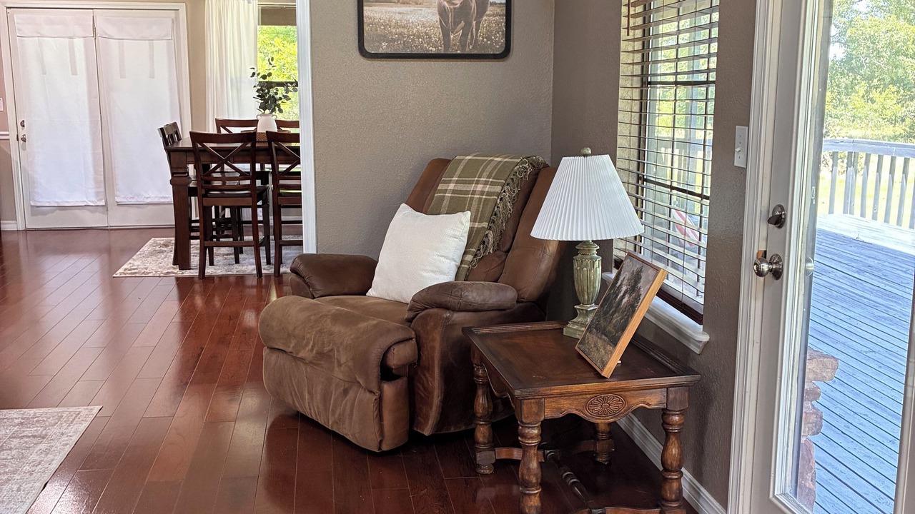 Photo of Livingroom in Evening Shade