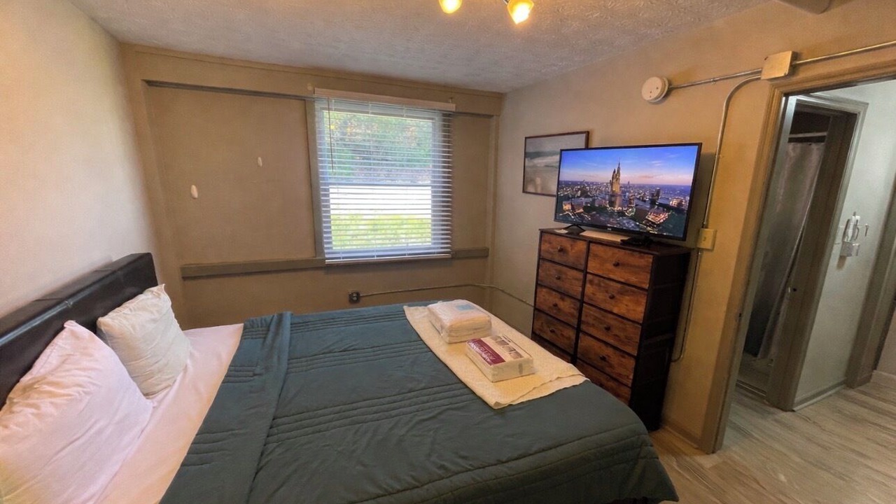 Photo of Bedroom in Oak Ridge