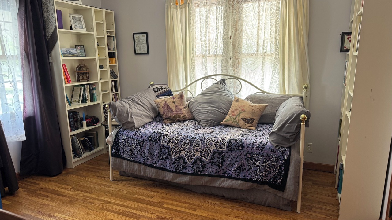 Photo of Bedroom in Russell