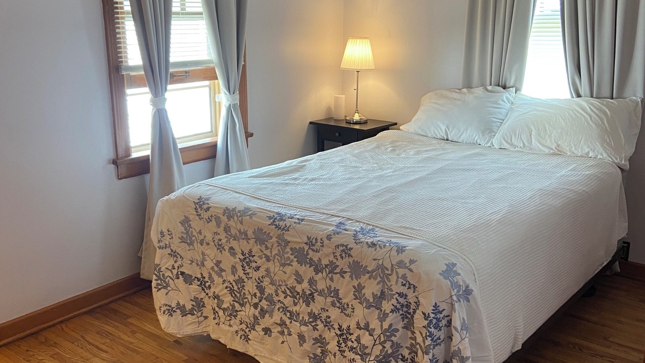 Photo of Bedroom in Russell