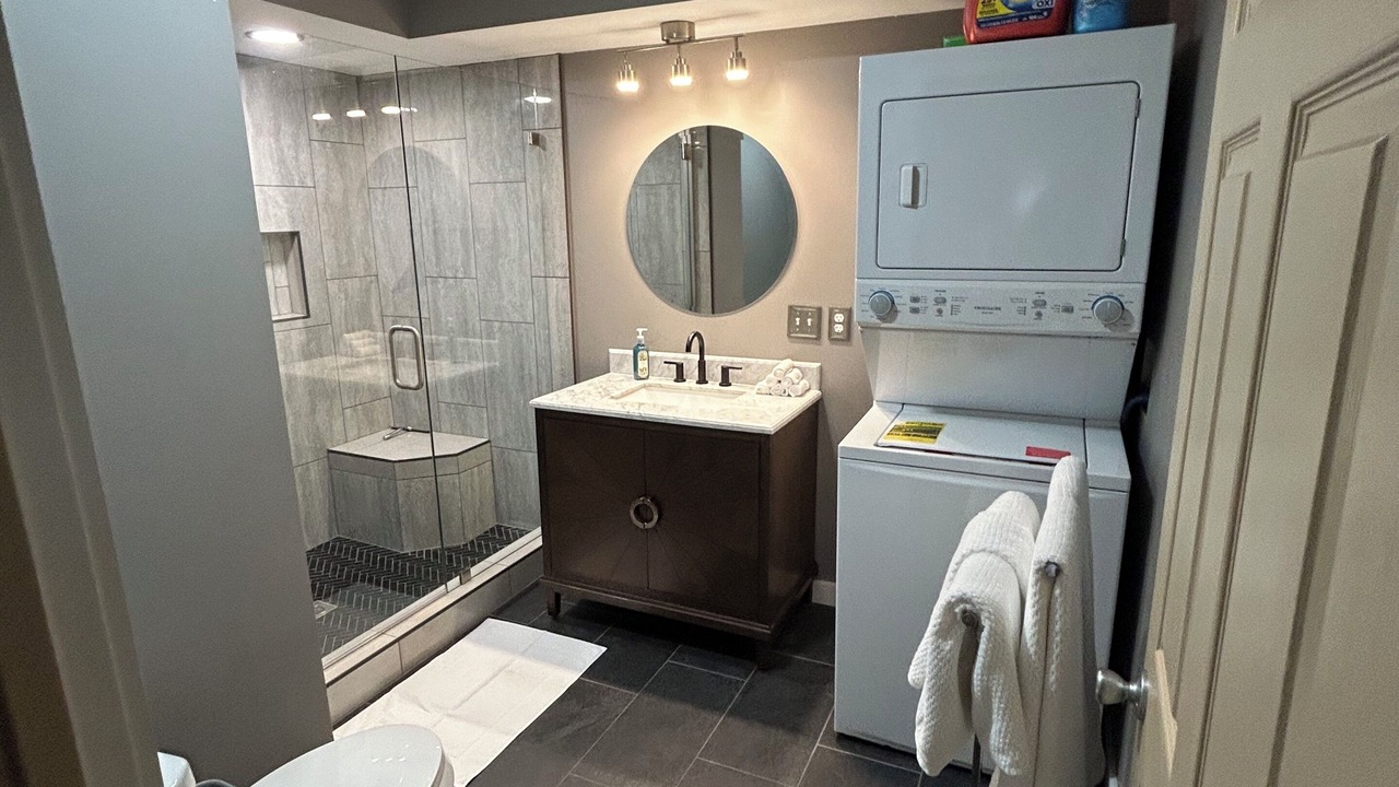 Photo of Bathroom in Becker