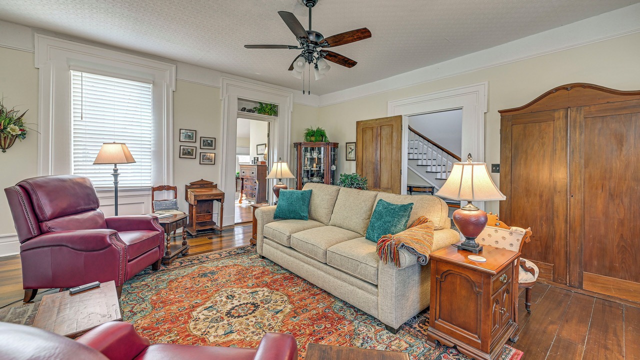 Photo of Livingroom in Taylorsville