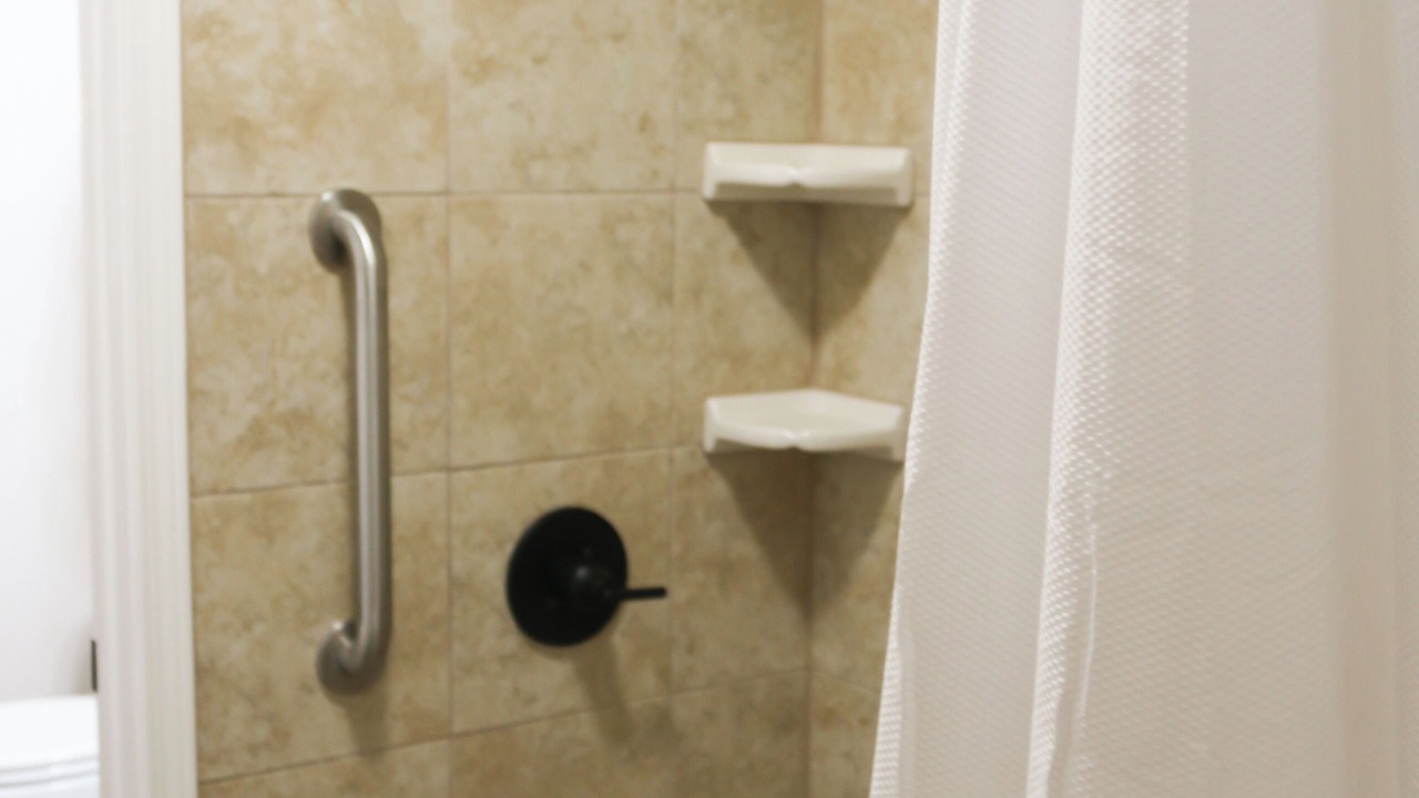 Photo of Bathroom in Pryor