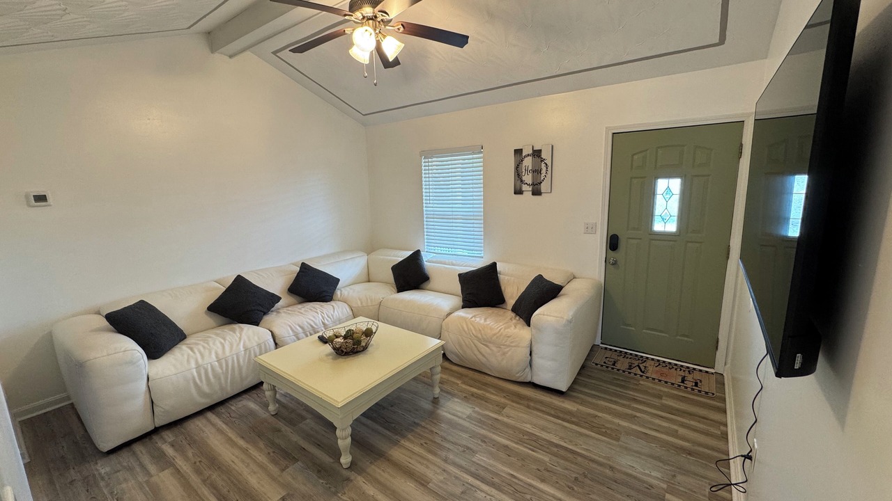 Photo of Livingroom in Shepherdsville