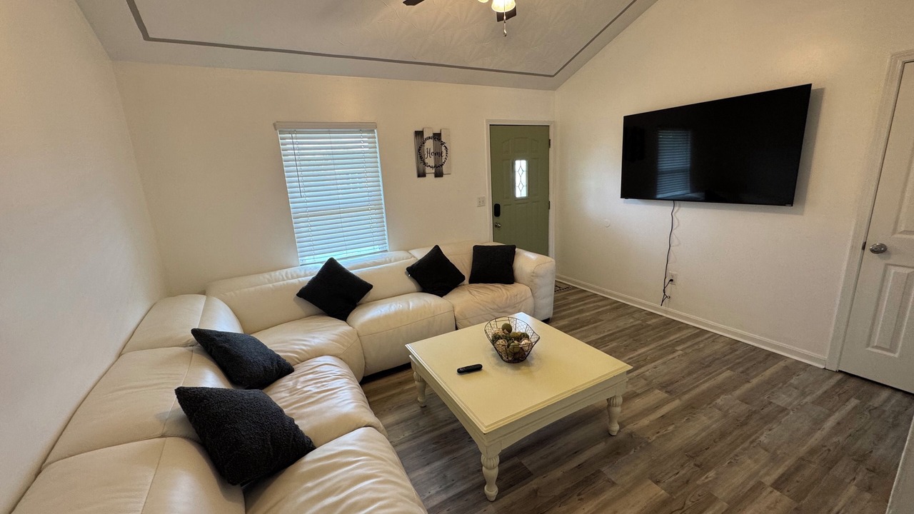 Photo of Livingroom in Shepherdsville