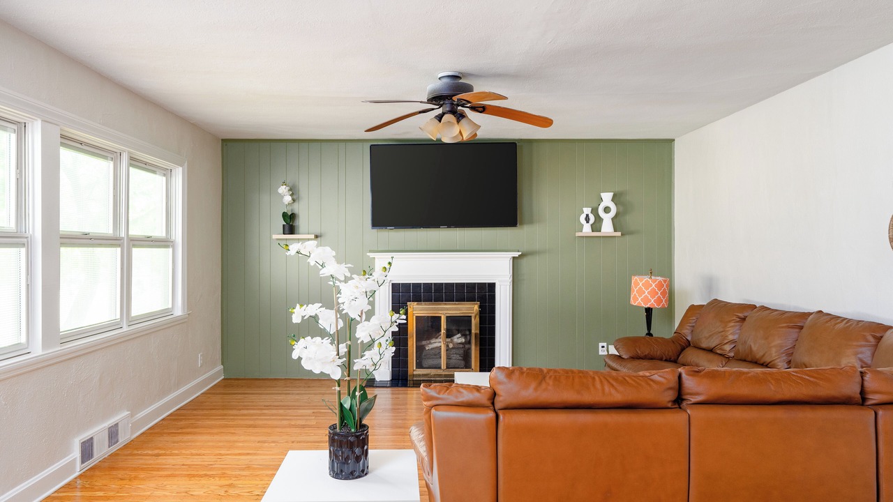 Photo of Livingroom in Kenwood Hill