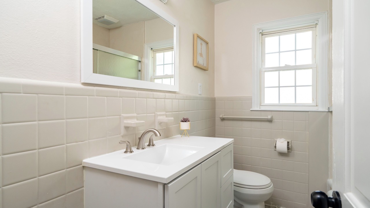 Photo of Bathroom in Kenwood Hill