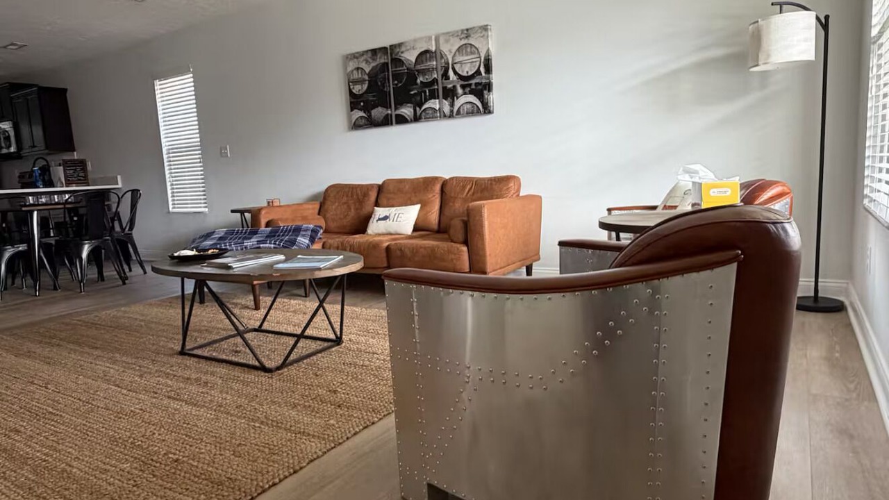 Photo of Livingroom in Elizabethtown