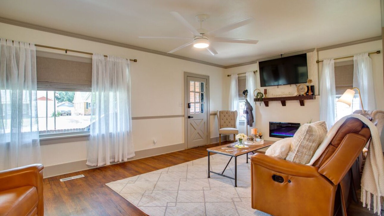 Photo of Livingroom in Enid