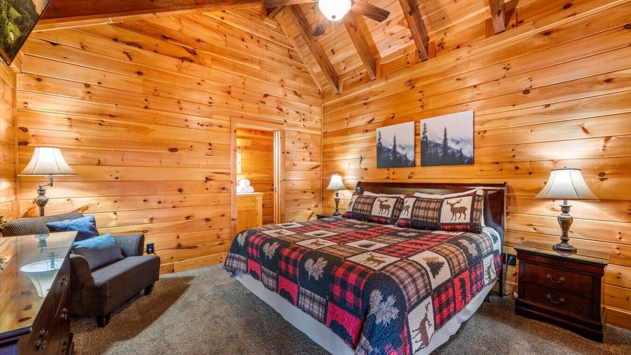 Photo of Bedroom in Gatlinburg - Pigeon Forge