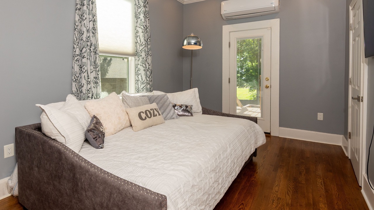 Photo of Bedroom in East of Broadway