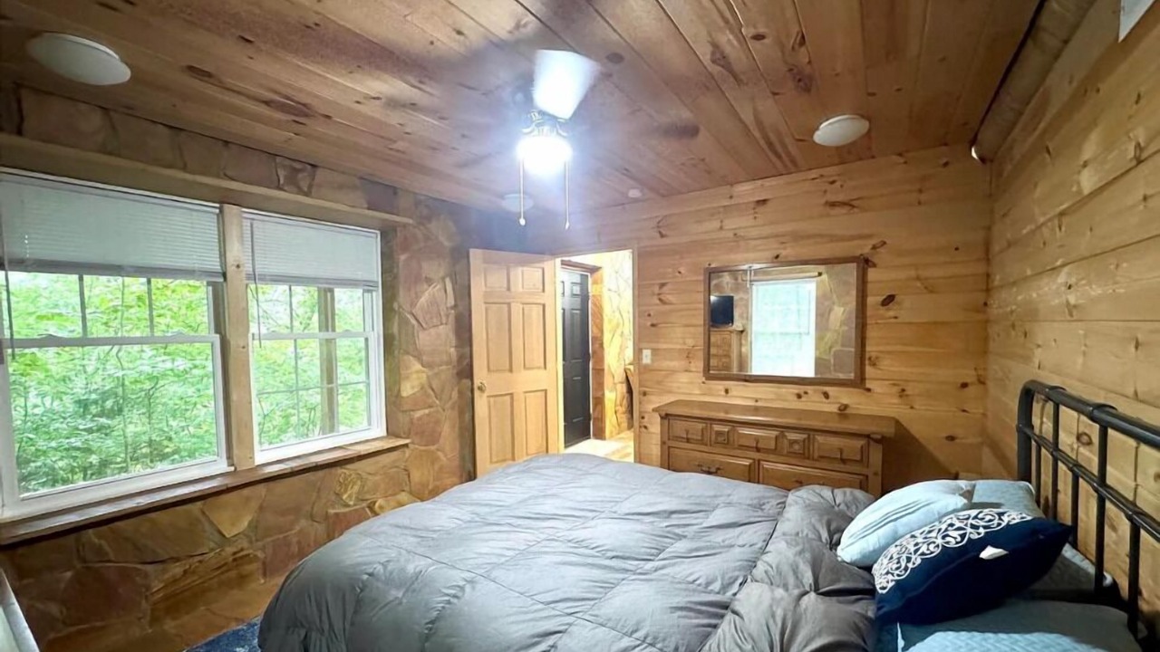 Photo of Bedroom in Big Creek