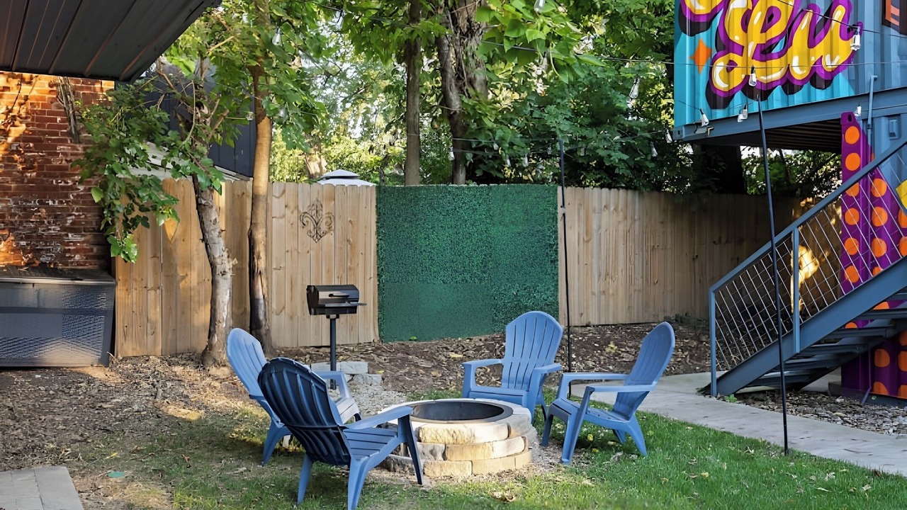 Photo of Others in Phoenix Hill