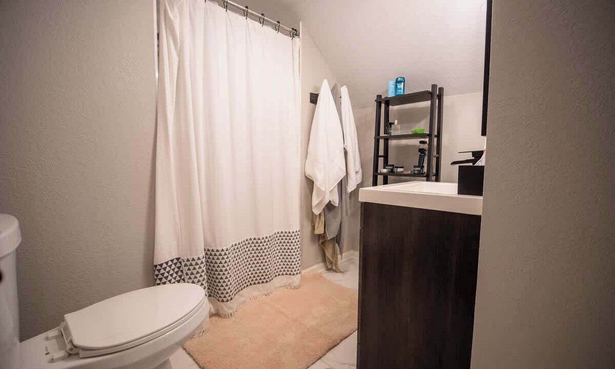 Photo of Bathroom in Rosedale