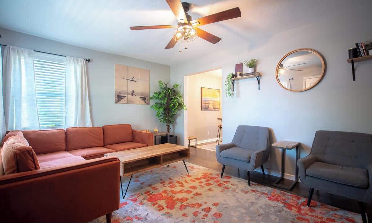 Photo of Livingroom in Rosedale