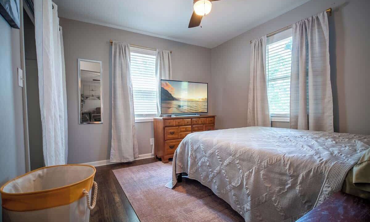 Photo of Bedroom in Rosedale