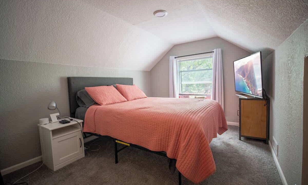 Photo of Bedroom in Rosedale
