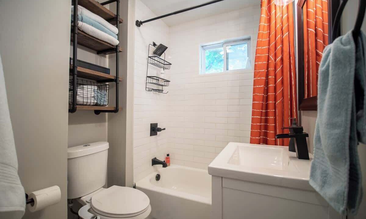 Photo of Bathroom in Rosedale
