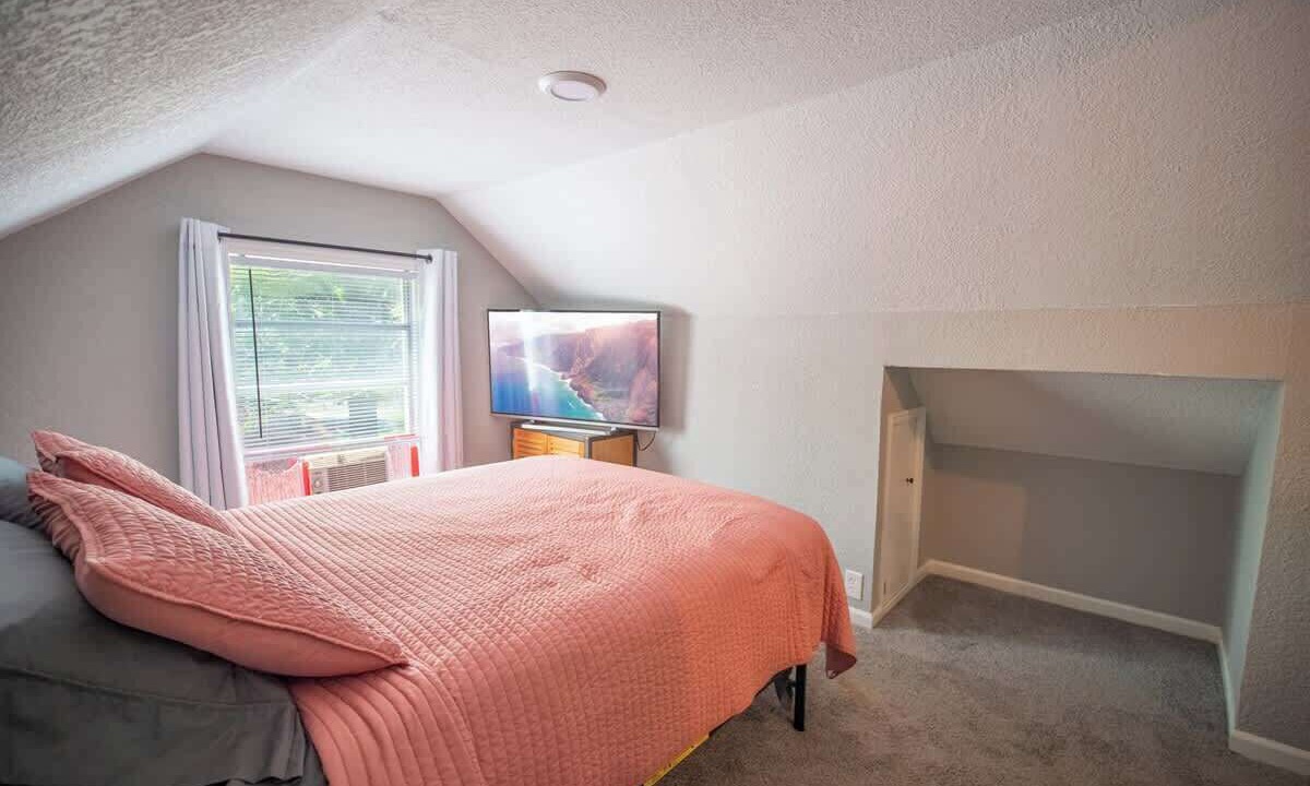 Photo of Bedroom in Rosedale