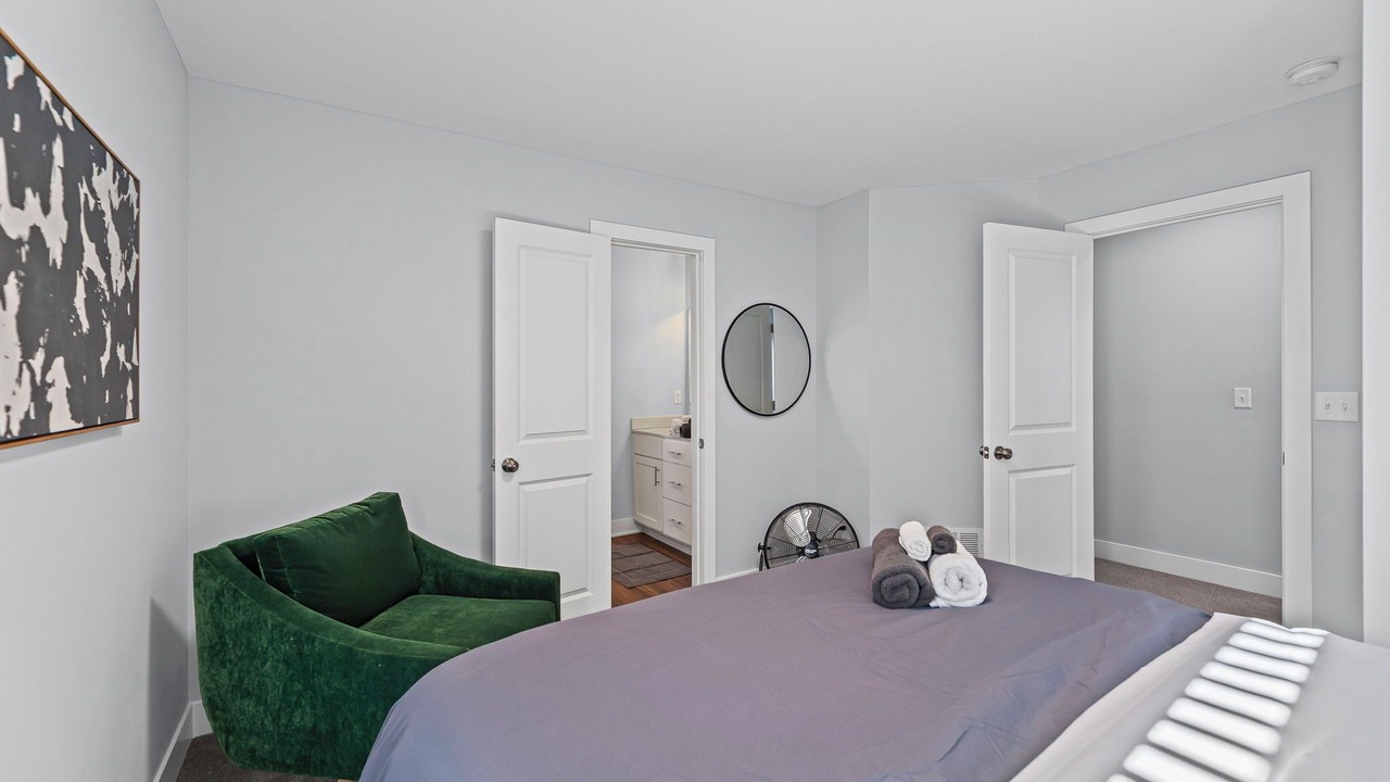 Photo of Bedroom in Raytown